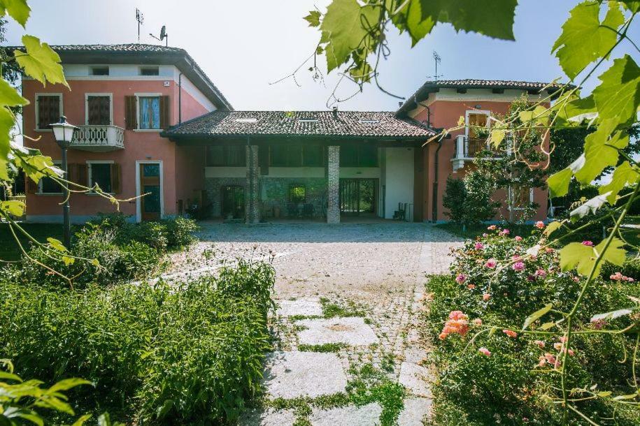 Chiara Apartment Кунео Екстериор снимка